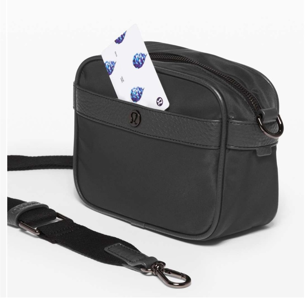 *FIRM* Lululemon Now And Always Crossbody Mini 3L Bag From 2019 - Picture 8 of 9